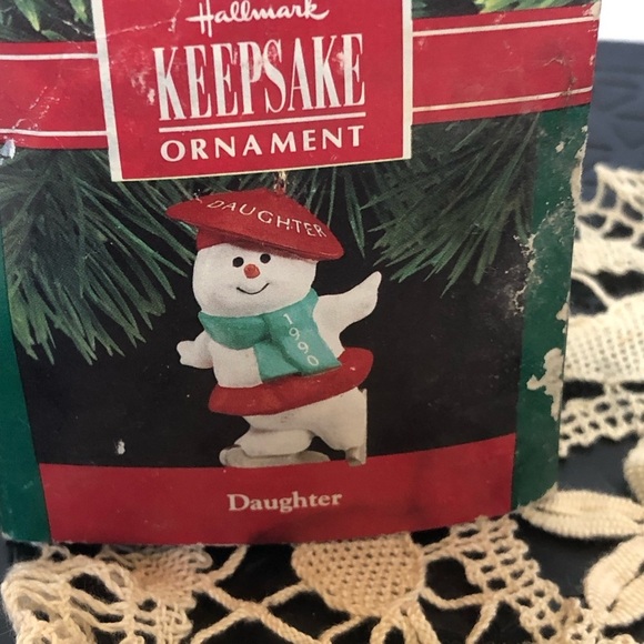 Hallmark 1990 Daughter Keepsake Christmas Ornament Ice Skating Snowwoman - Picture 3 of 5